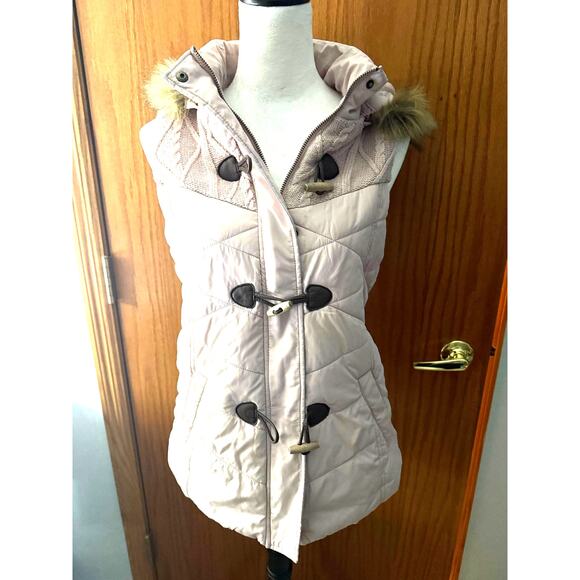 Light pink hooded vest - medium - Picture 1 of 4